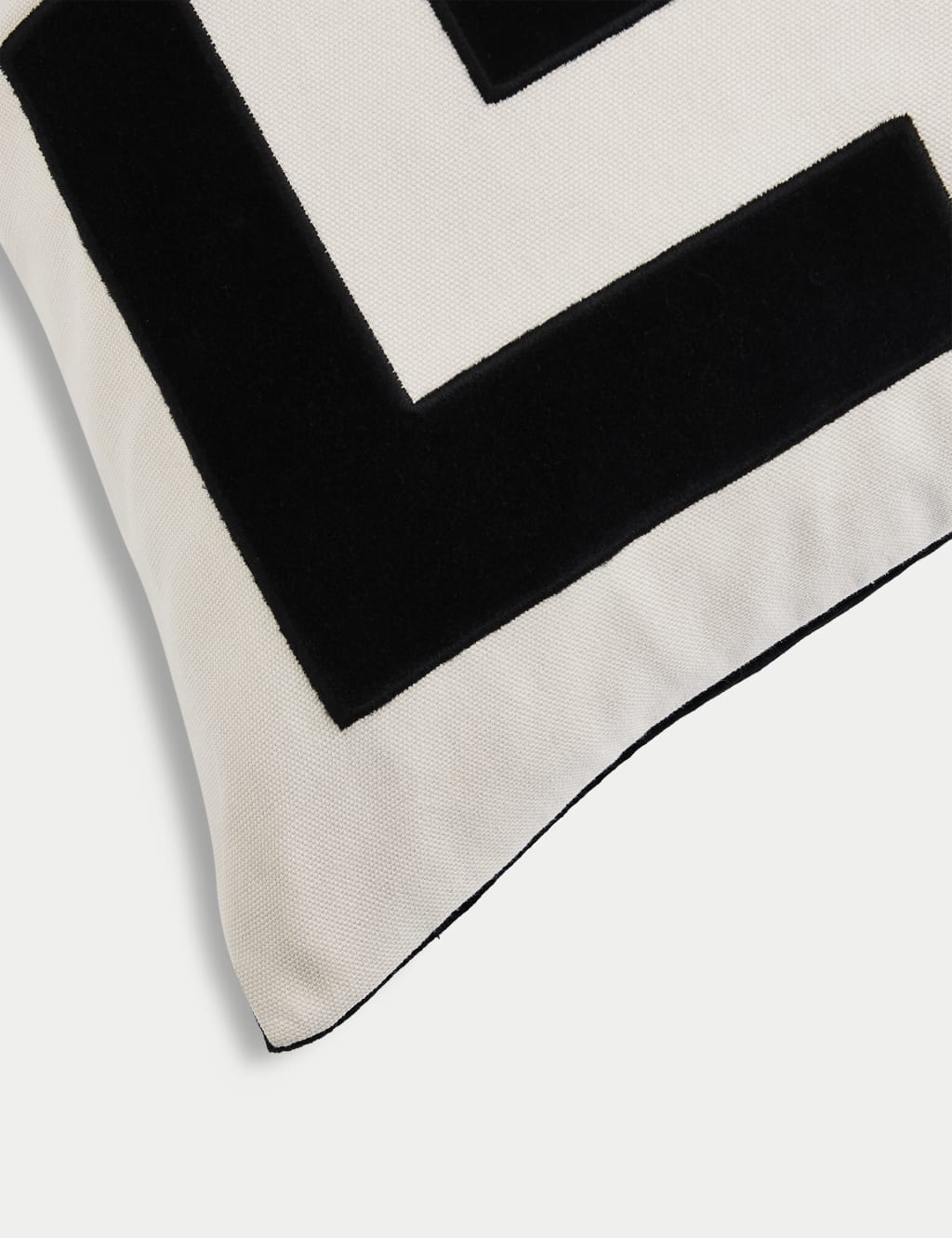 Cut Square Cushion 5 of 6
