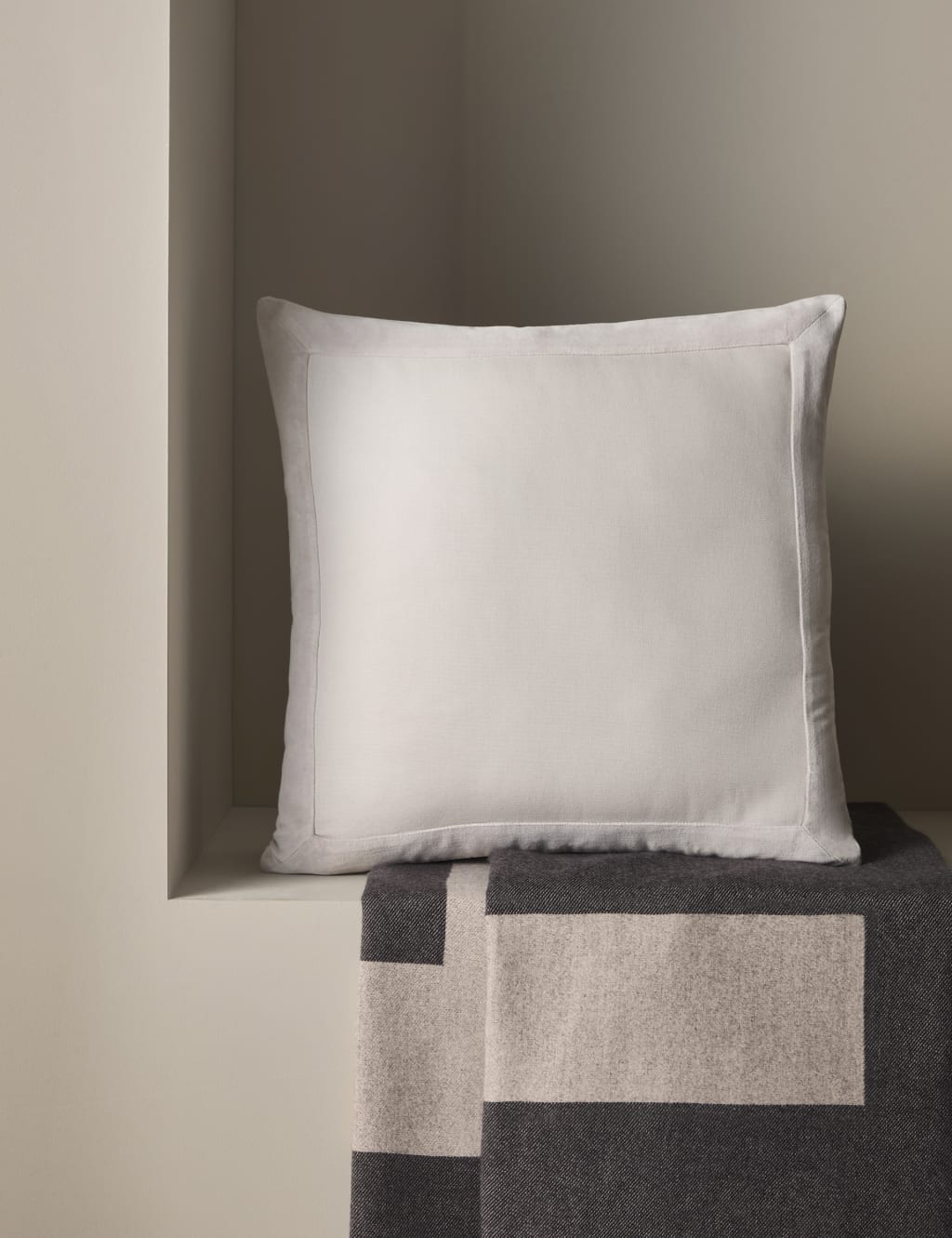 M&s cushions and throws 2025