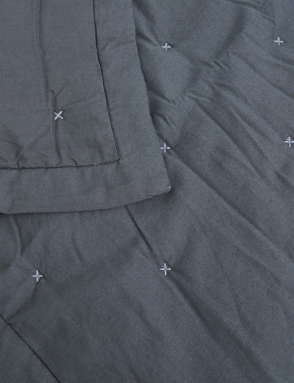Cotton with Linen Bedspread 2 of 3