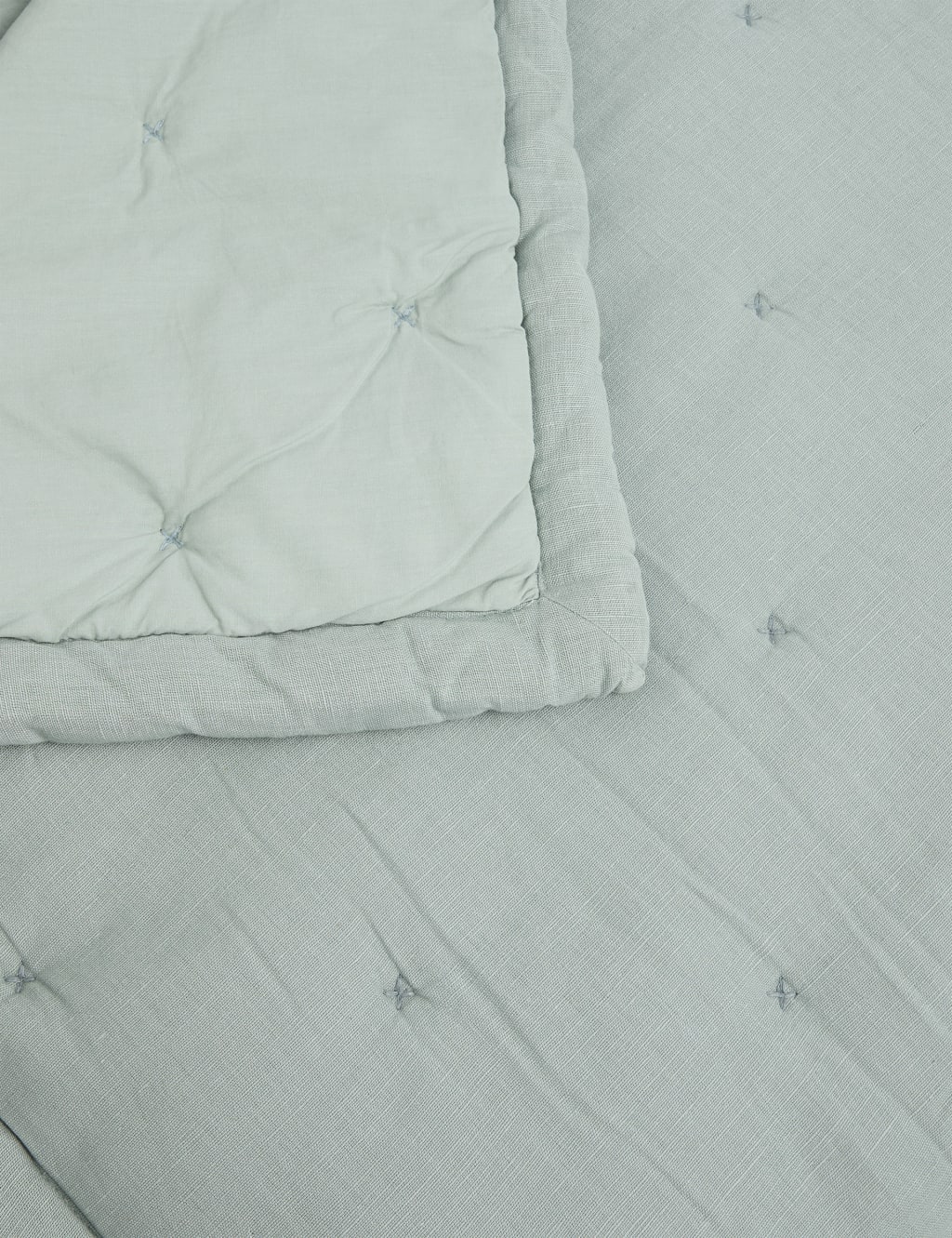 Cotton with Linen Bedspread 2 of 3