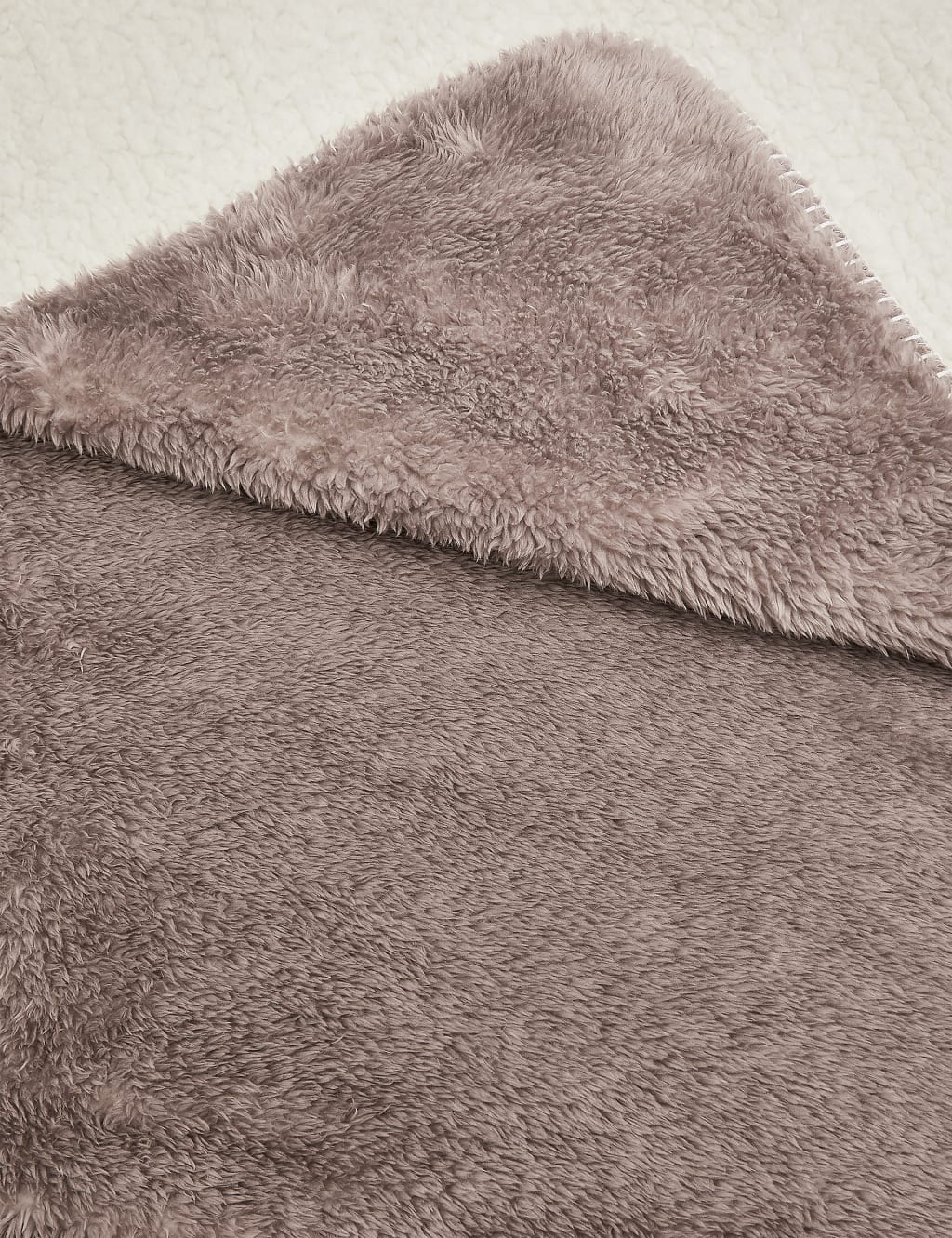 Luxury Fleece Throw 4 of 7