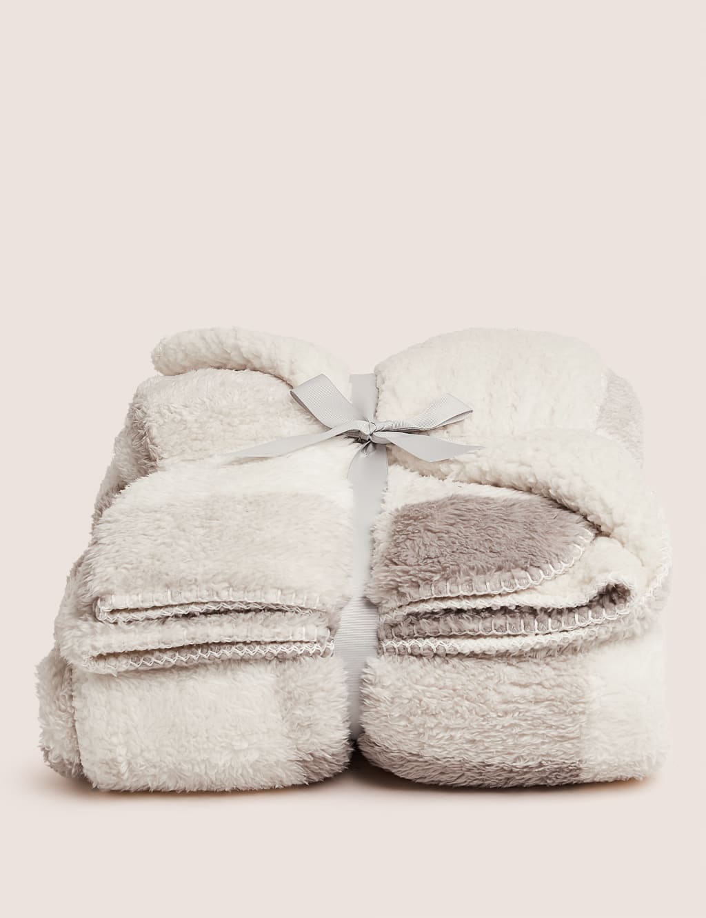 Checked Luxury Throw 6 of 7