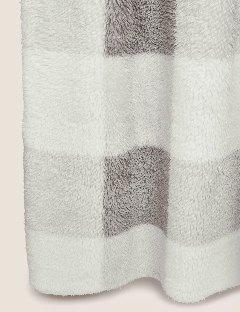 Checked Luxury Throw 2 of 7