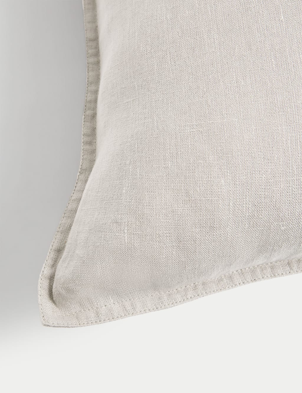 Pure Linen Cushion 2 of 3