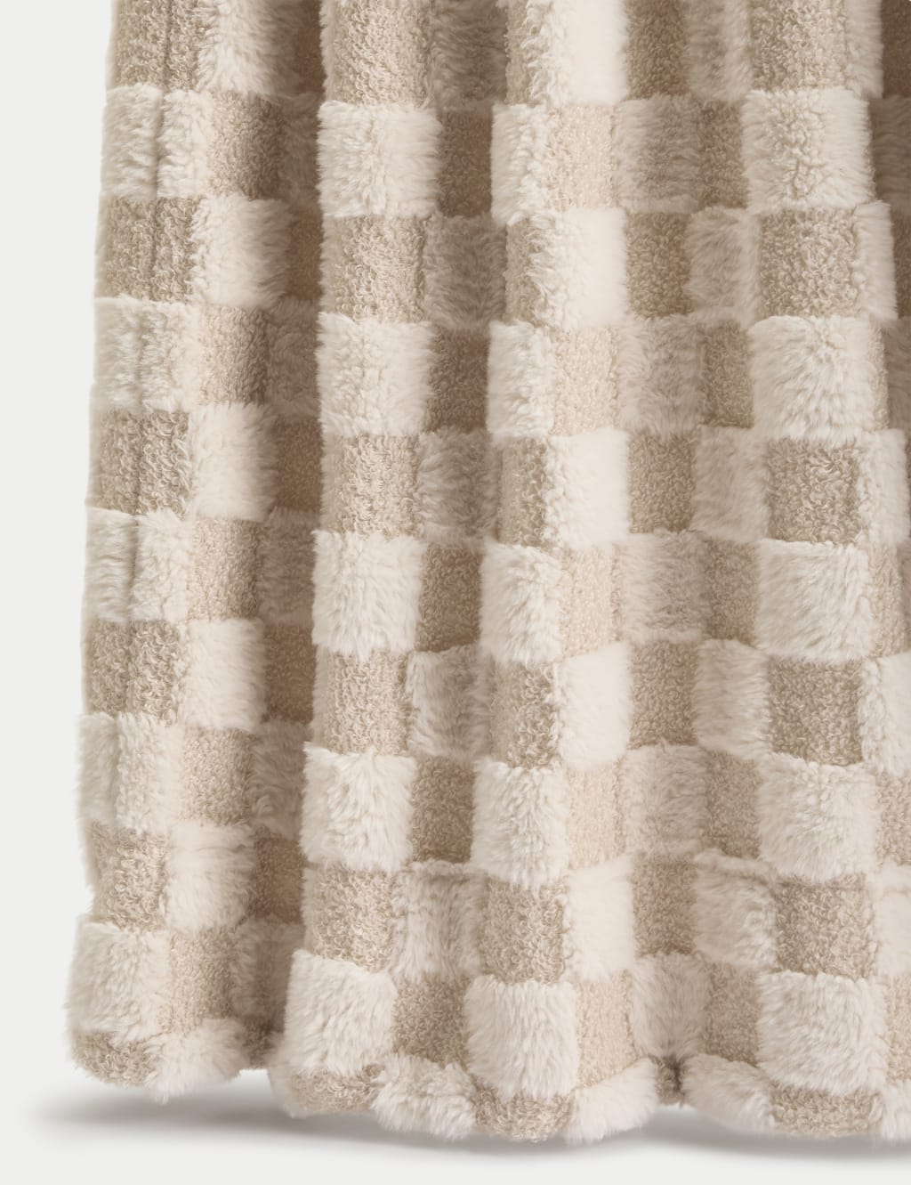 Checked fleece throw 2025