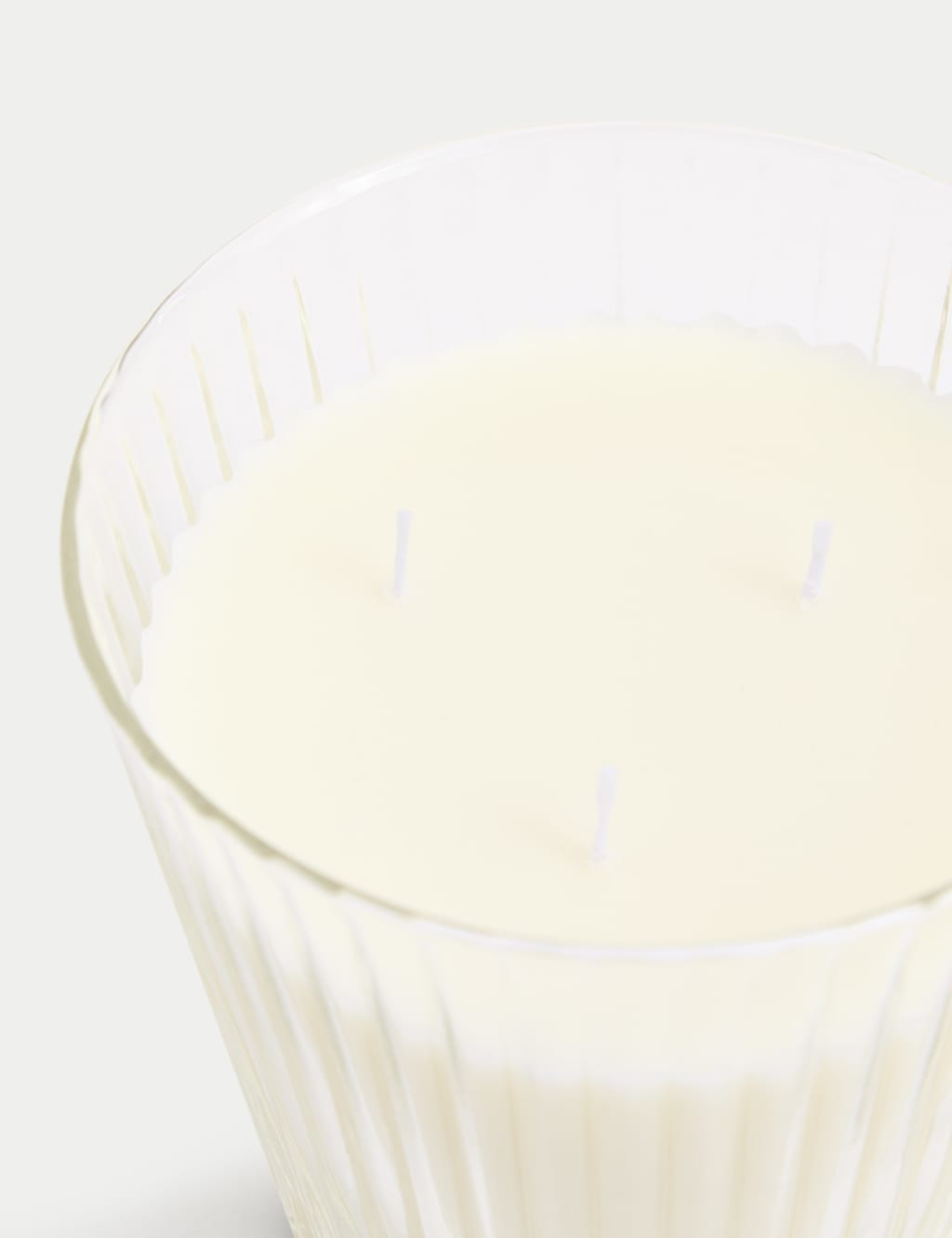 Garden Primrose 3 Wick Candle 2 of 3