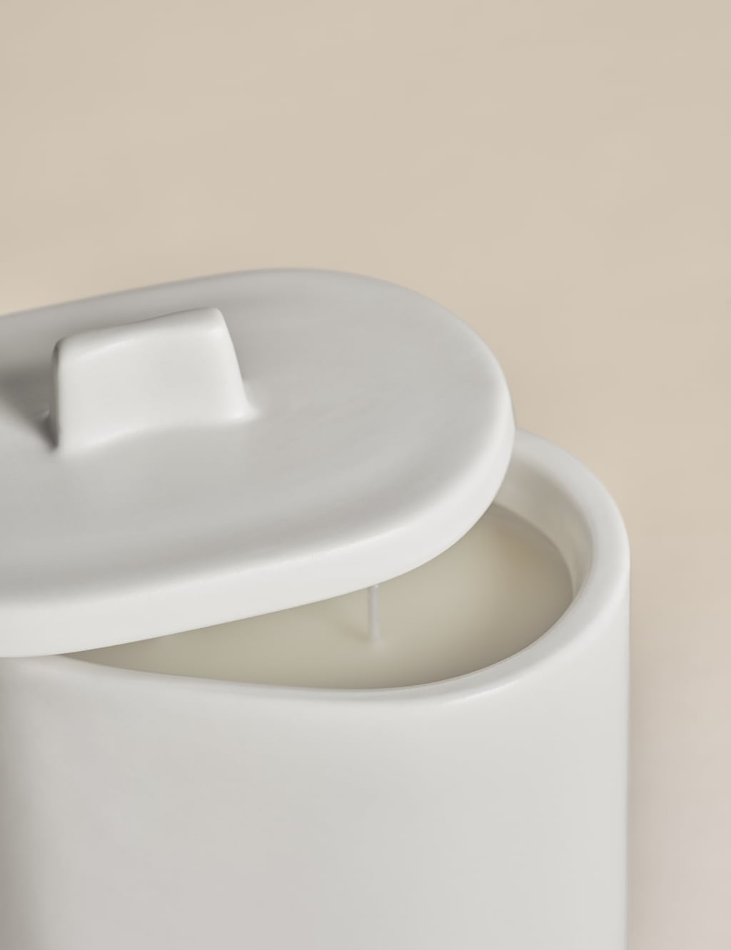No. 1 Fragrance Ceramic Candle 6 of 7