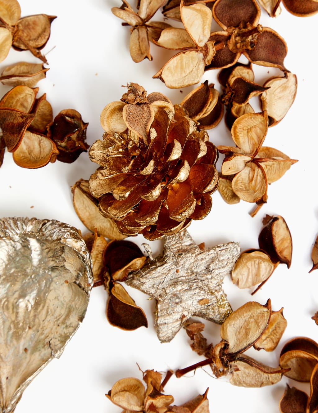 Frankincense & Myrrh Pot Pourri 3 of 3