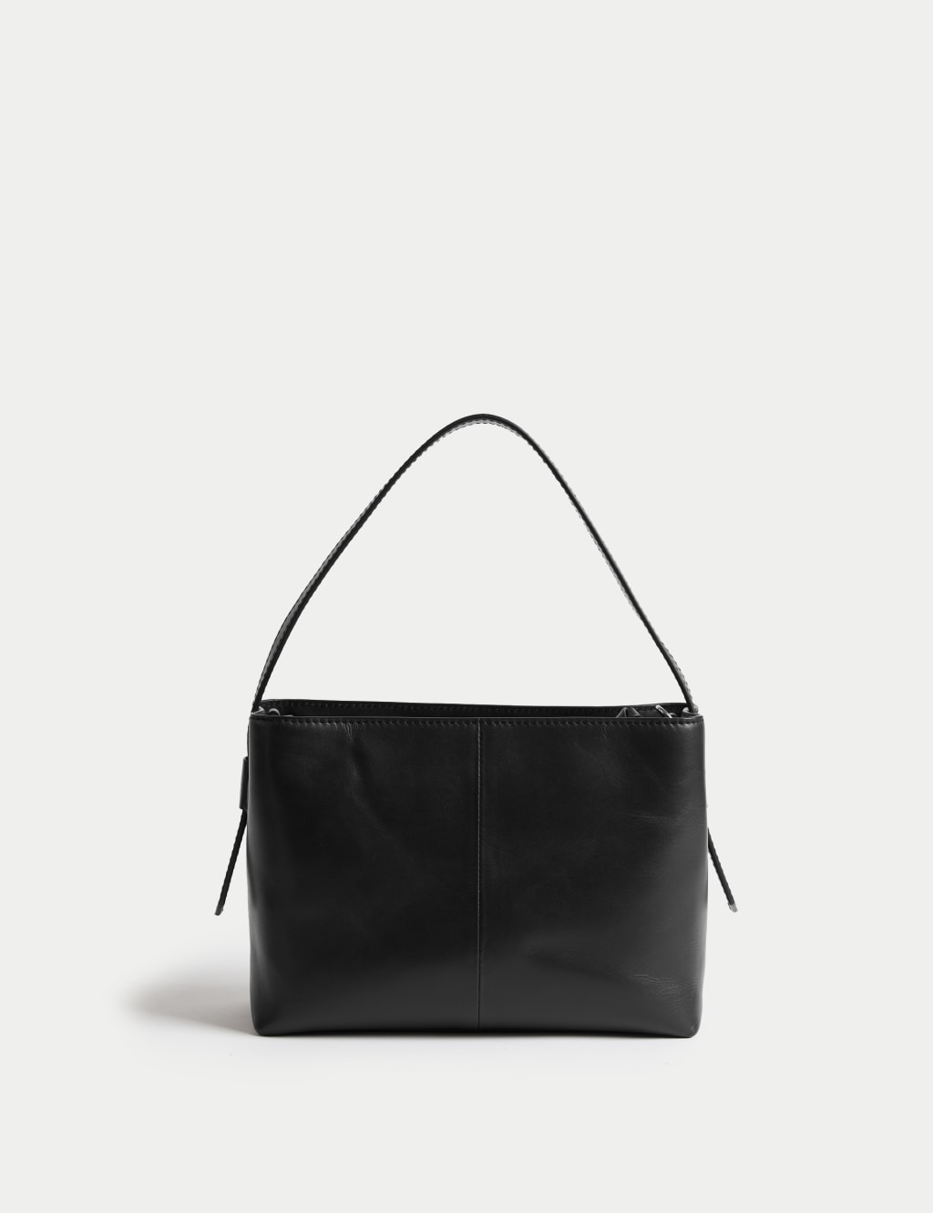 Shoulder bag with handle clearance