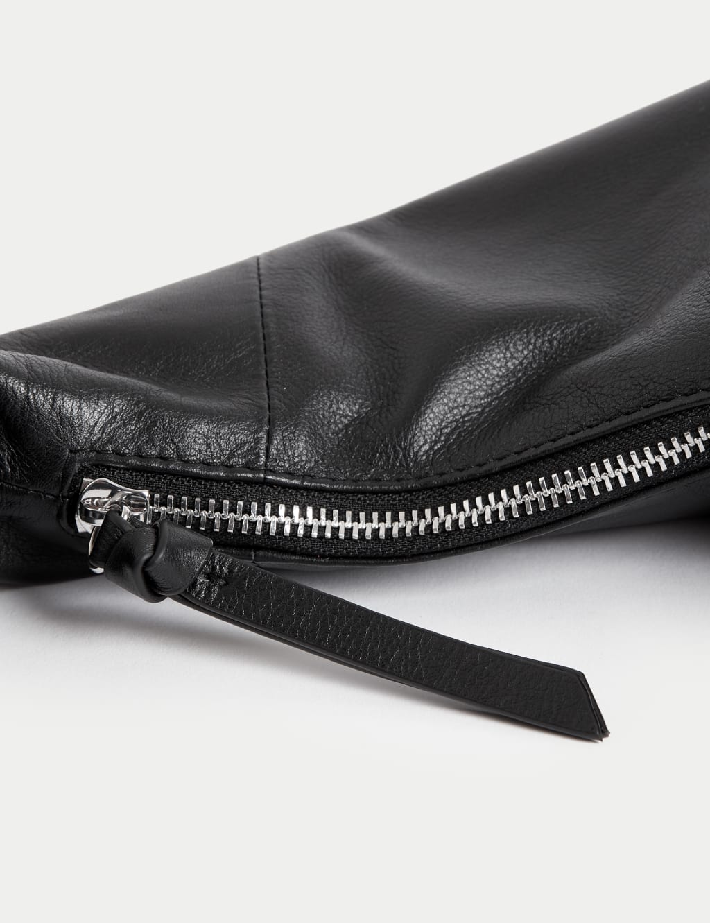 Leather Shoulder Bag 3 of 5