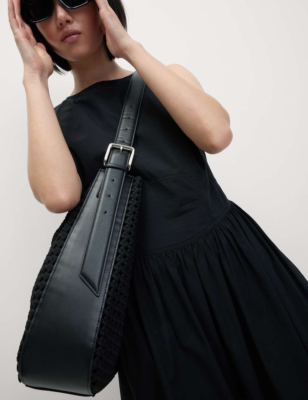 Fabric Woven Shoulder Tote Bag 6 of 7