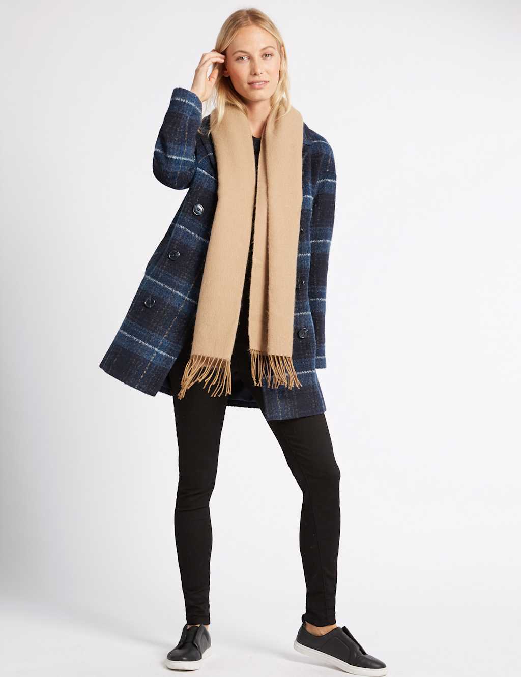 Tassel Scarf 1 of 4