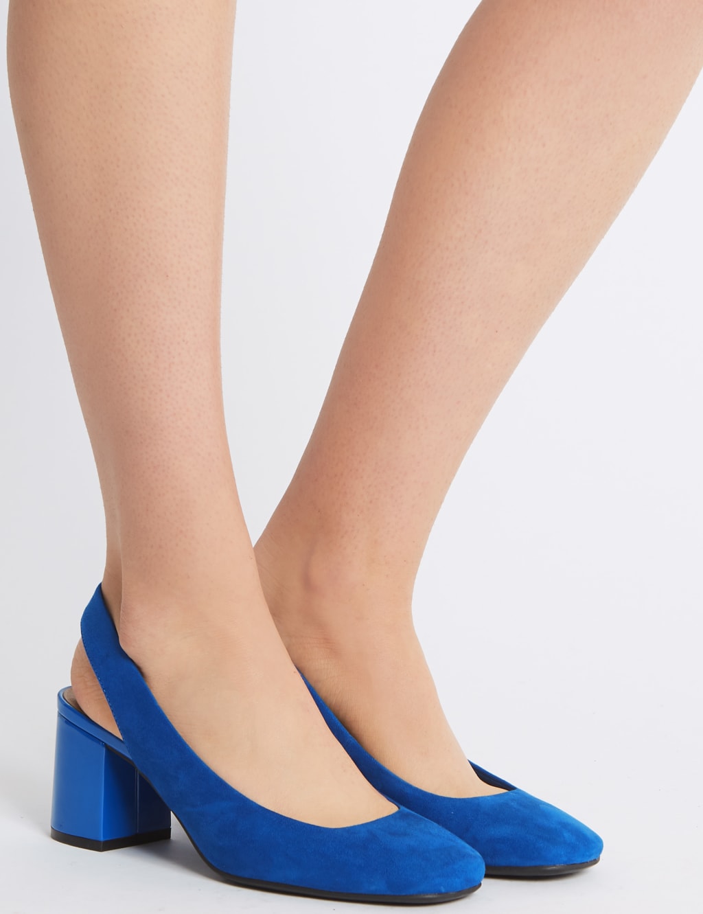 Stylish court shoes top