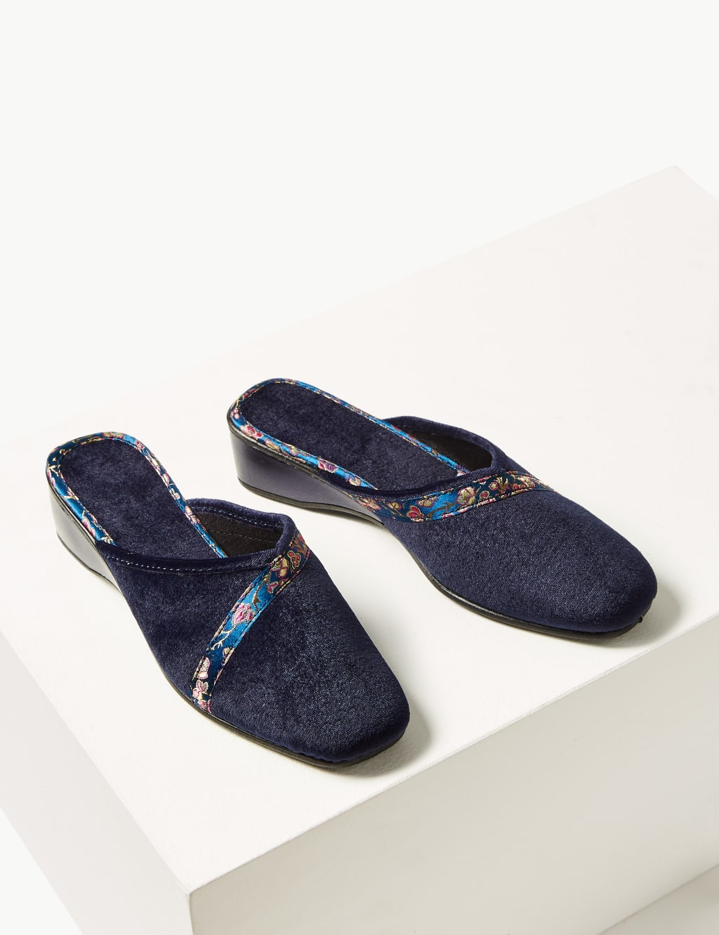 Floral Braid Wedge Heel Mule Slippers 4 of 7