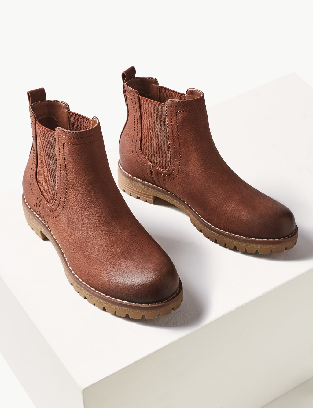 Chelsea Cleat Sole Ankle Boots 3 of 5