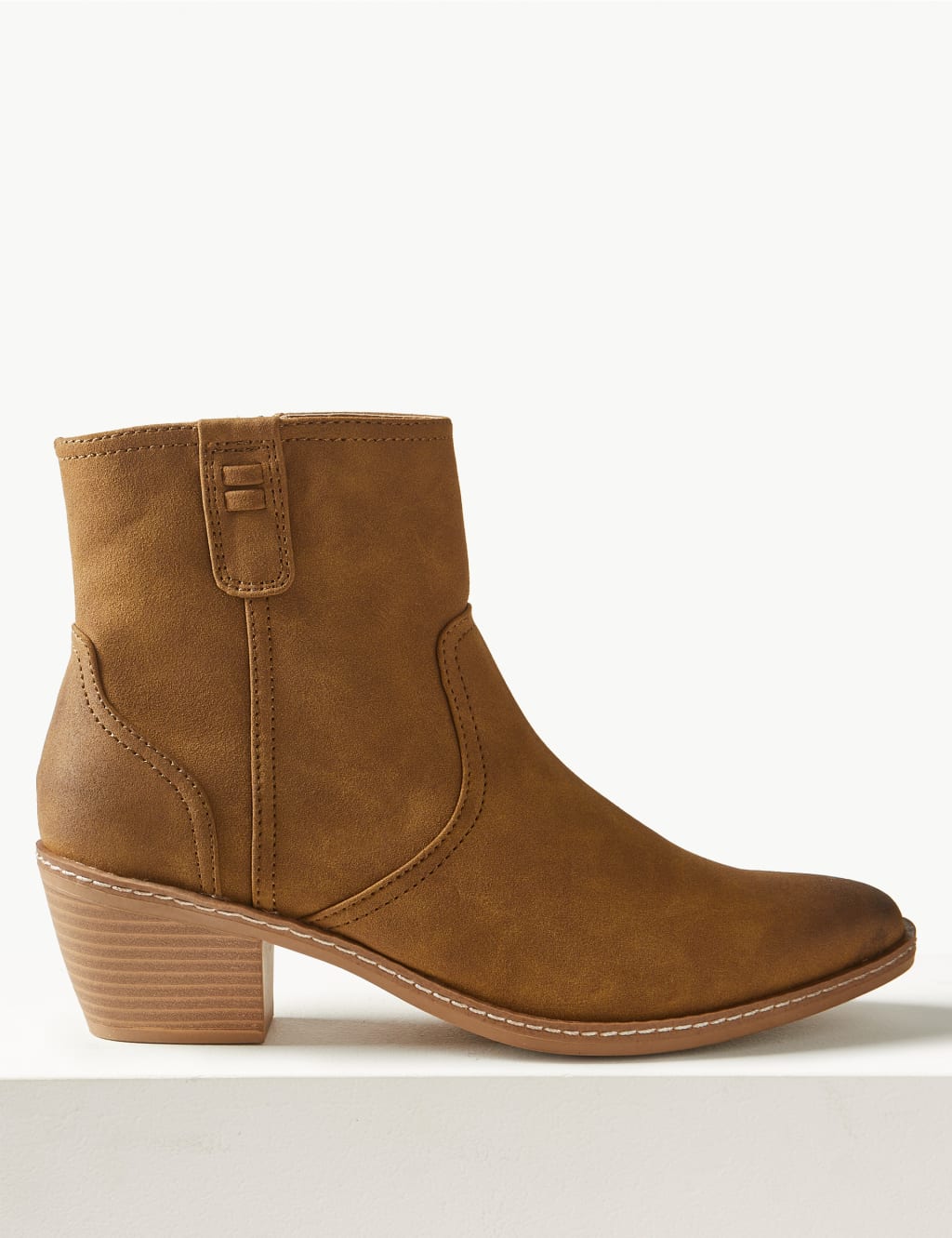 Almond toe ankle boots hotsell