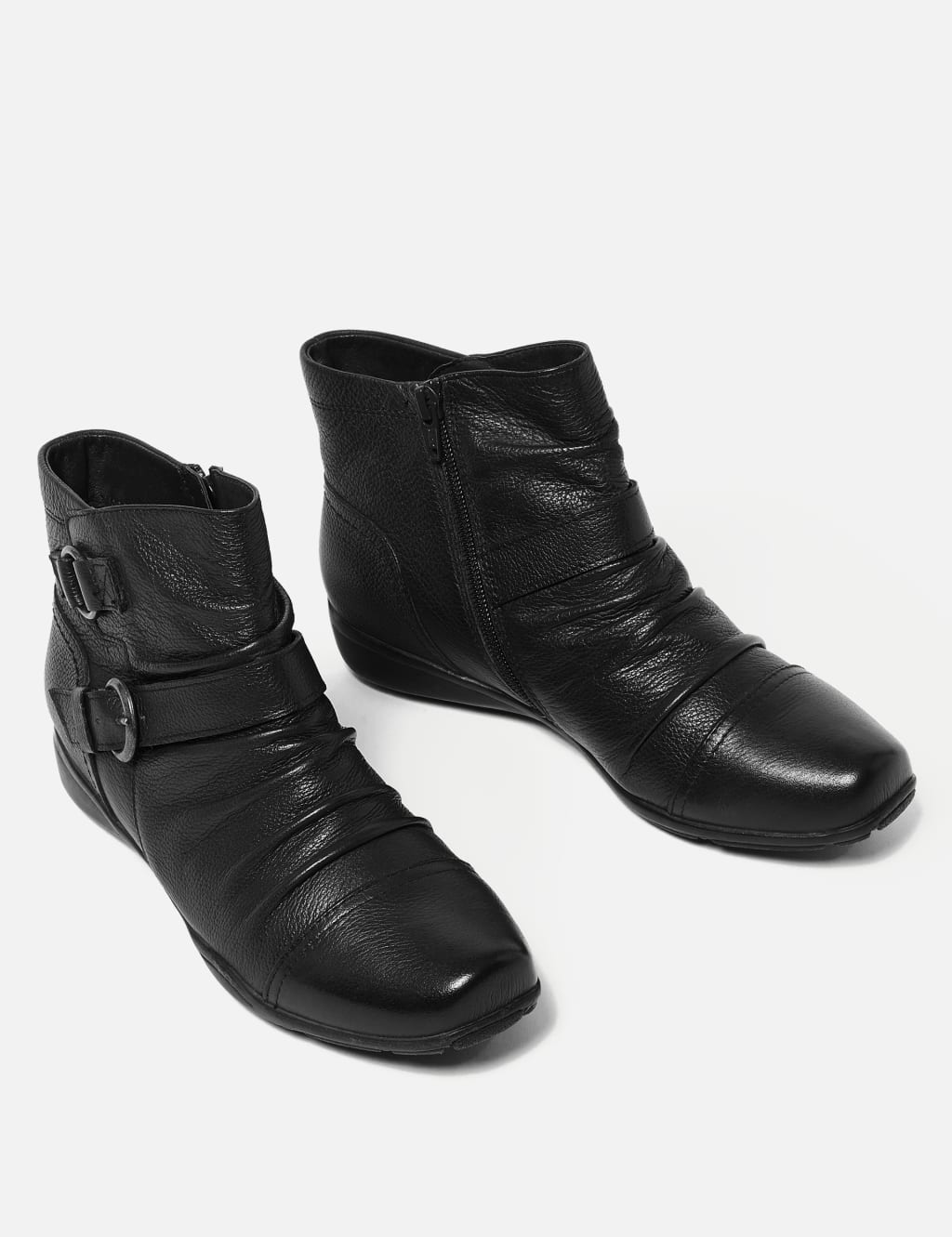 Buckle wrap ankle boots 2025