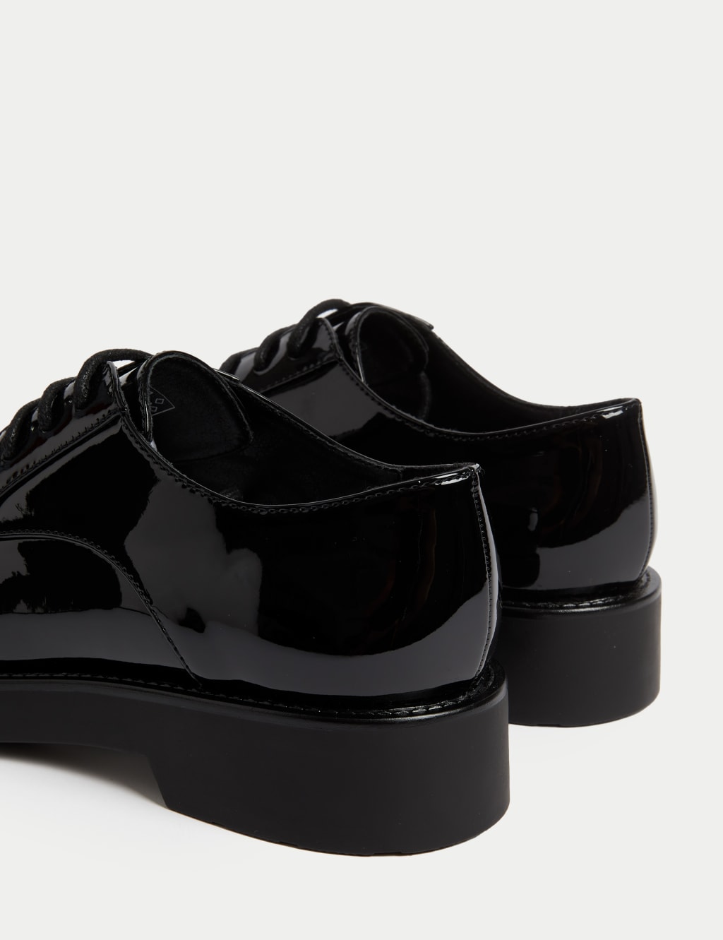 Patent leather flat shoes shop