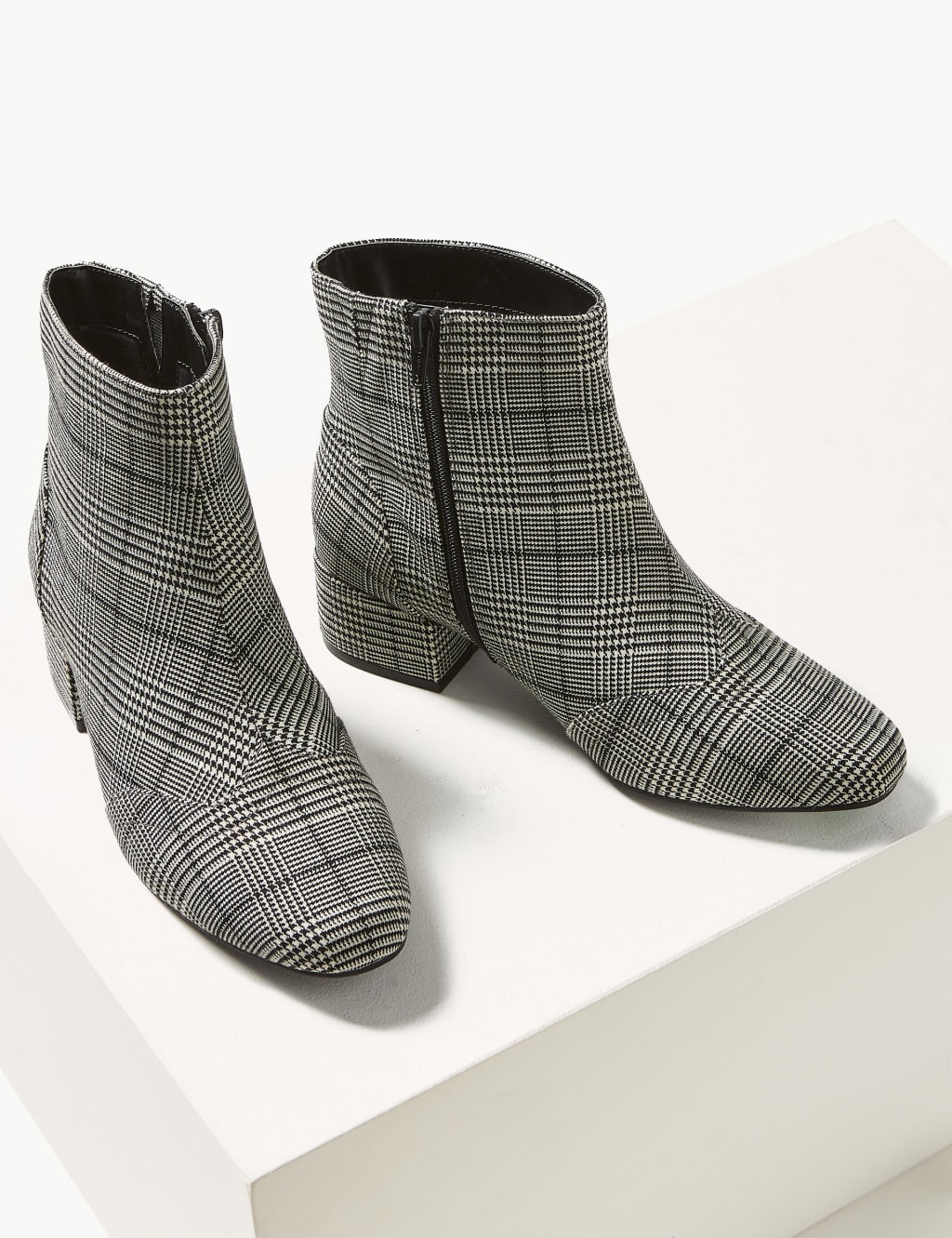 Extra Wide Fit Brogue Ankle Boots 3 of 6