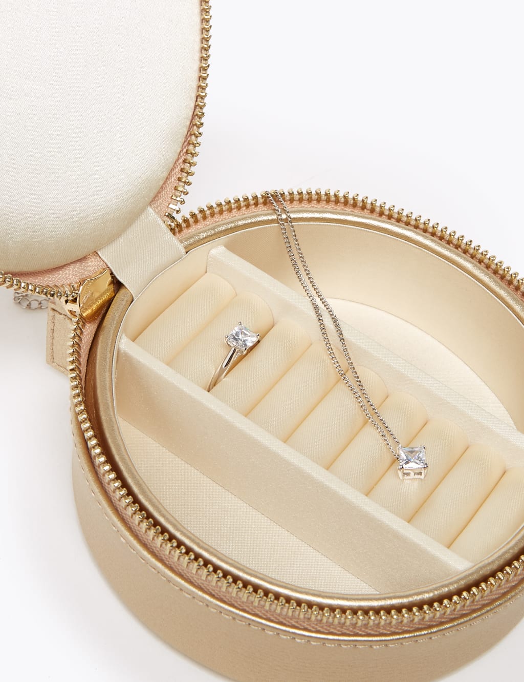 Round Embossed Jewellery Box 3 of 3
