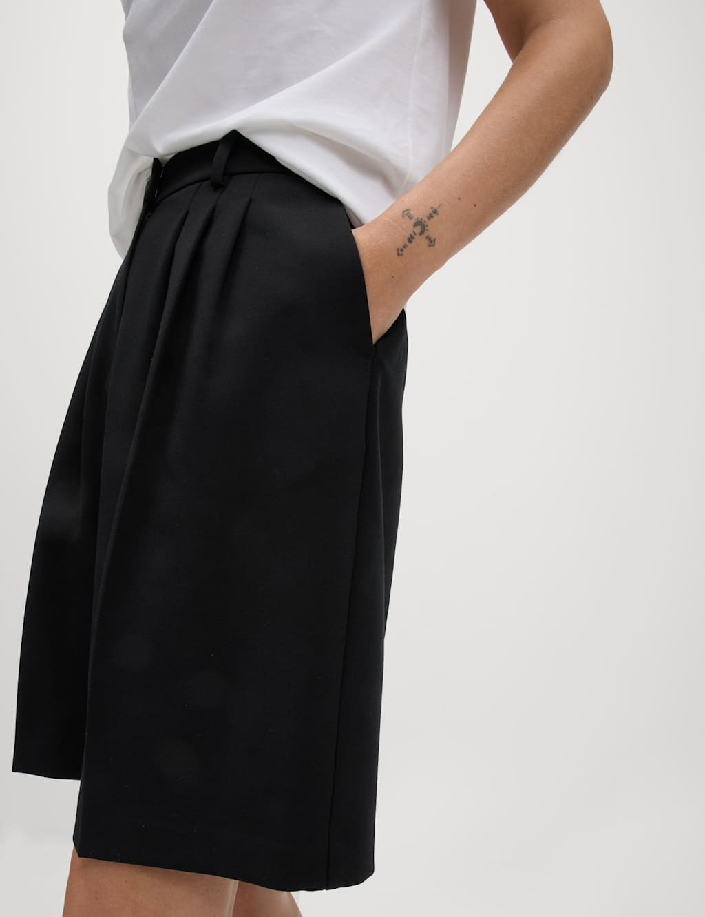 High Waisted Pleat Front Bermuda Shorts 4 of 7