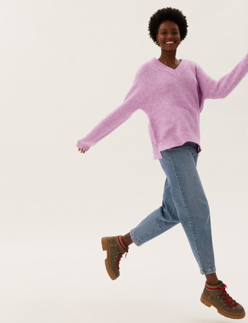 V-Neck Relaxed Jumper 6 of 7