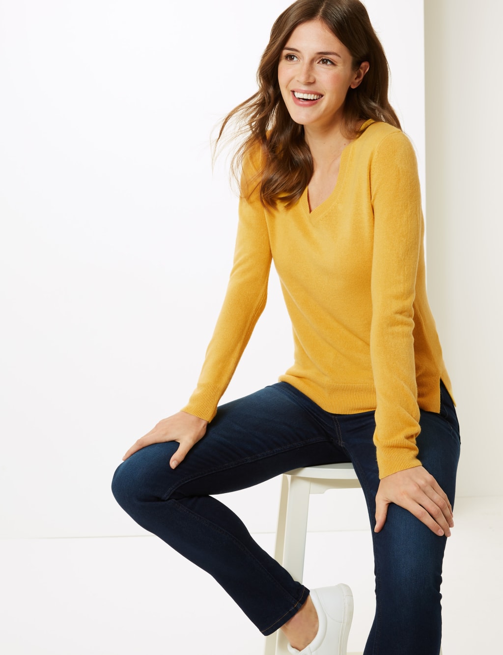 Supersoft V-Neck Jumper 3 of 4