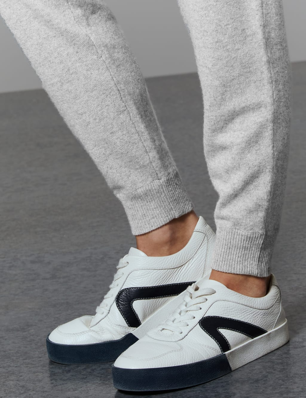 Pure Cashmere Joggers 5 of 5