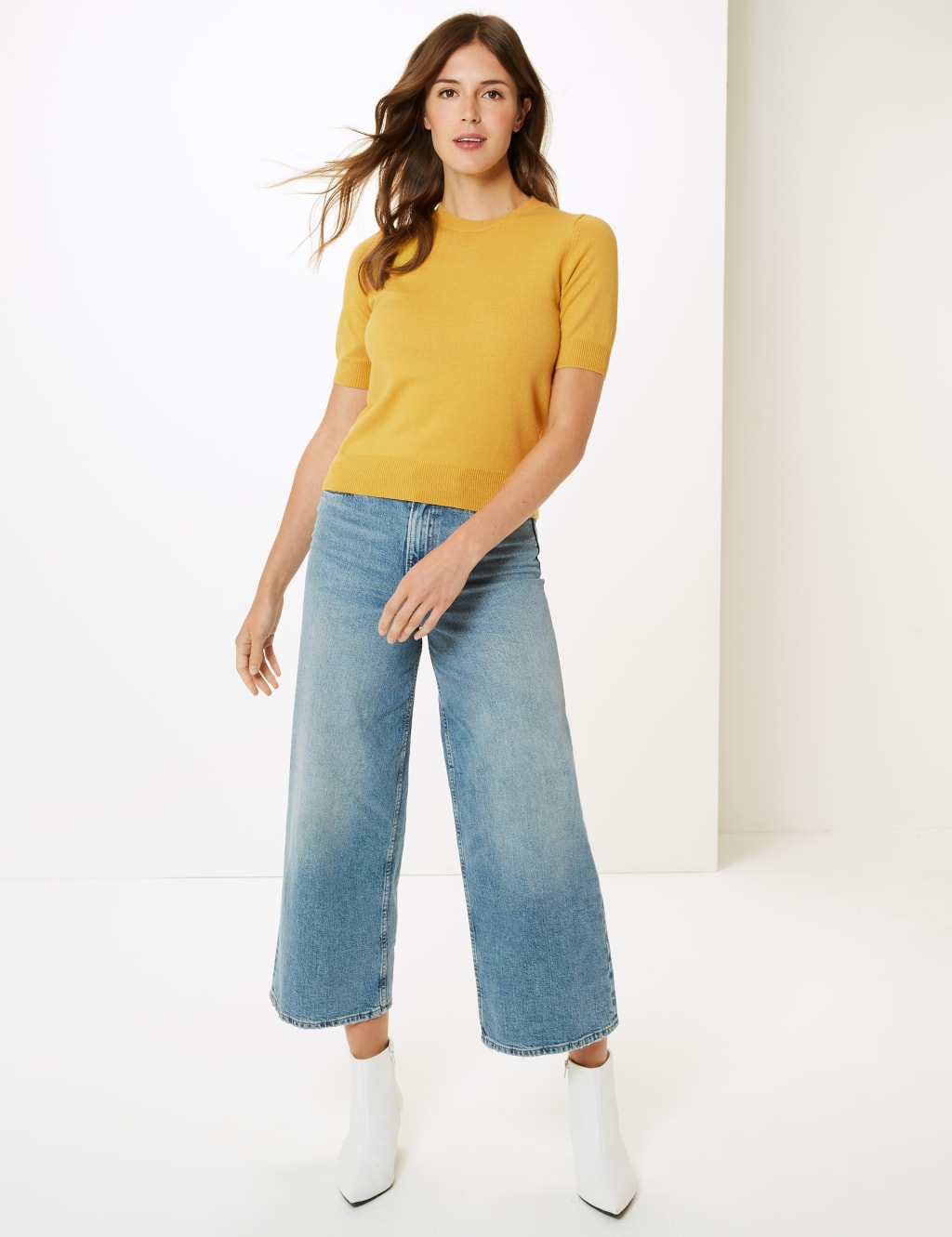 Textured Knitted Crew Neck Short Sleeve Top 3 of 4