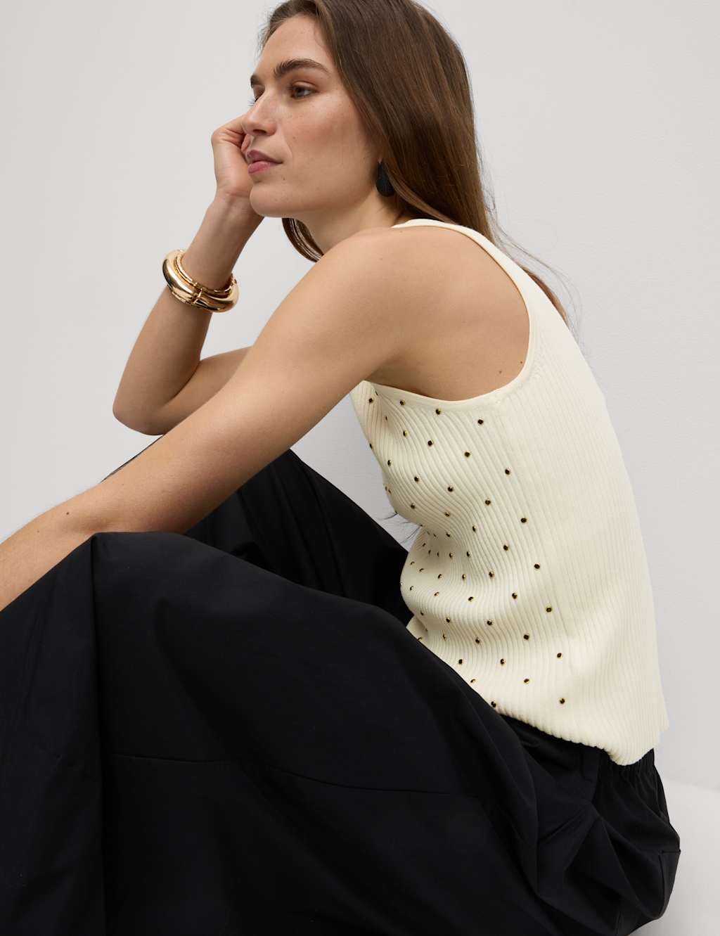 Embellished Ribbed Crew Neck Knitted Vest 4 of 6