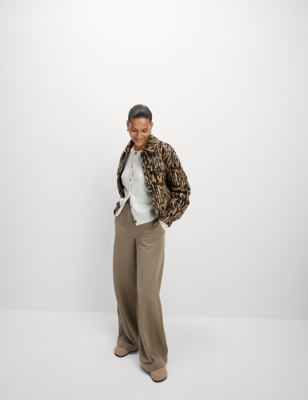 Air-Yarn Ribbed Crew Neck Cardigan 6 of 8