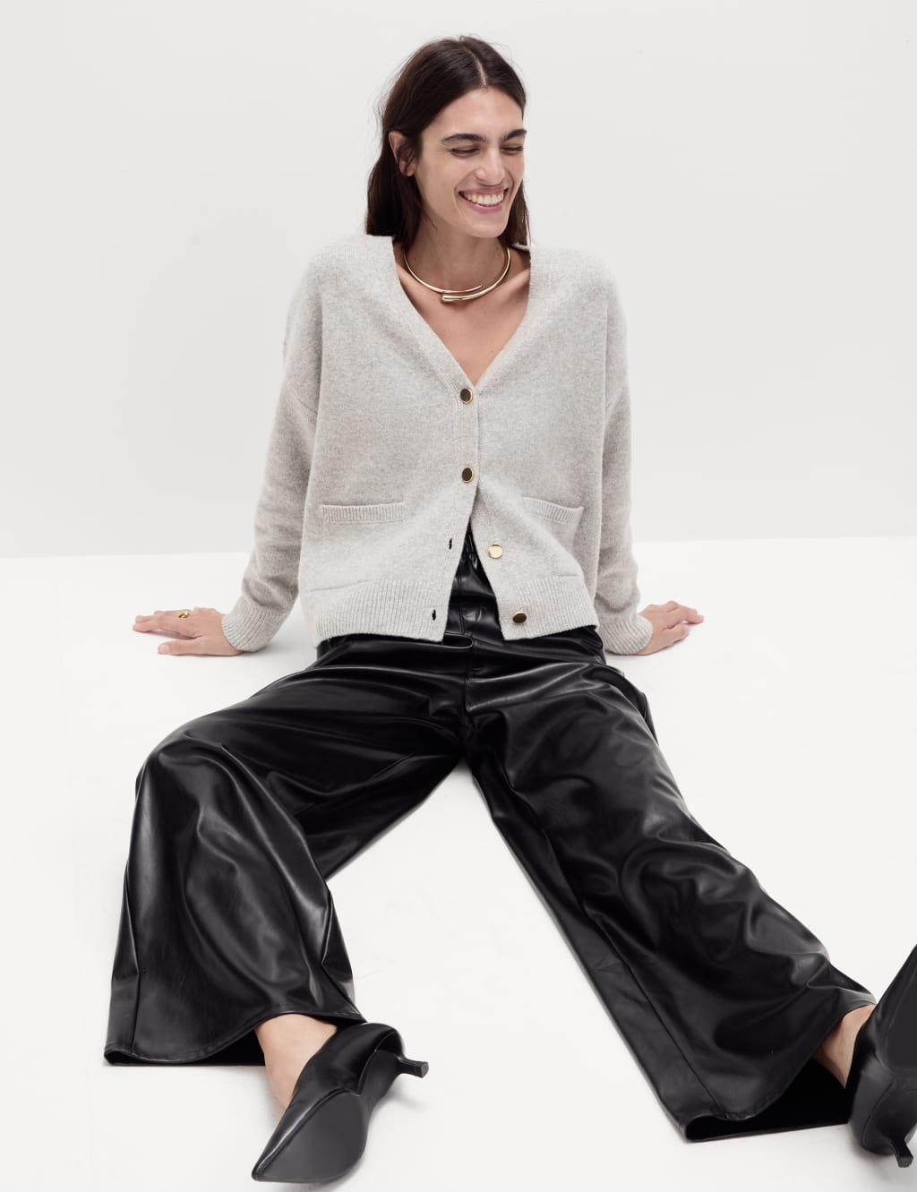 V-Neck Button Front Relaxed Cardigan 4 of 8