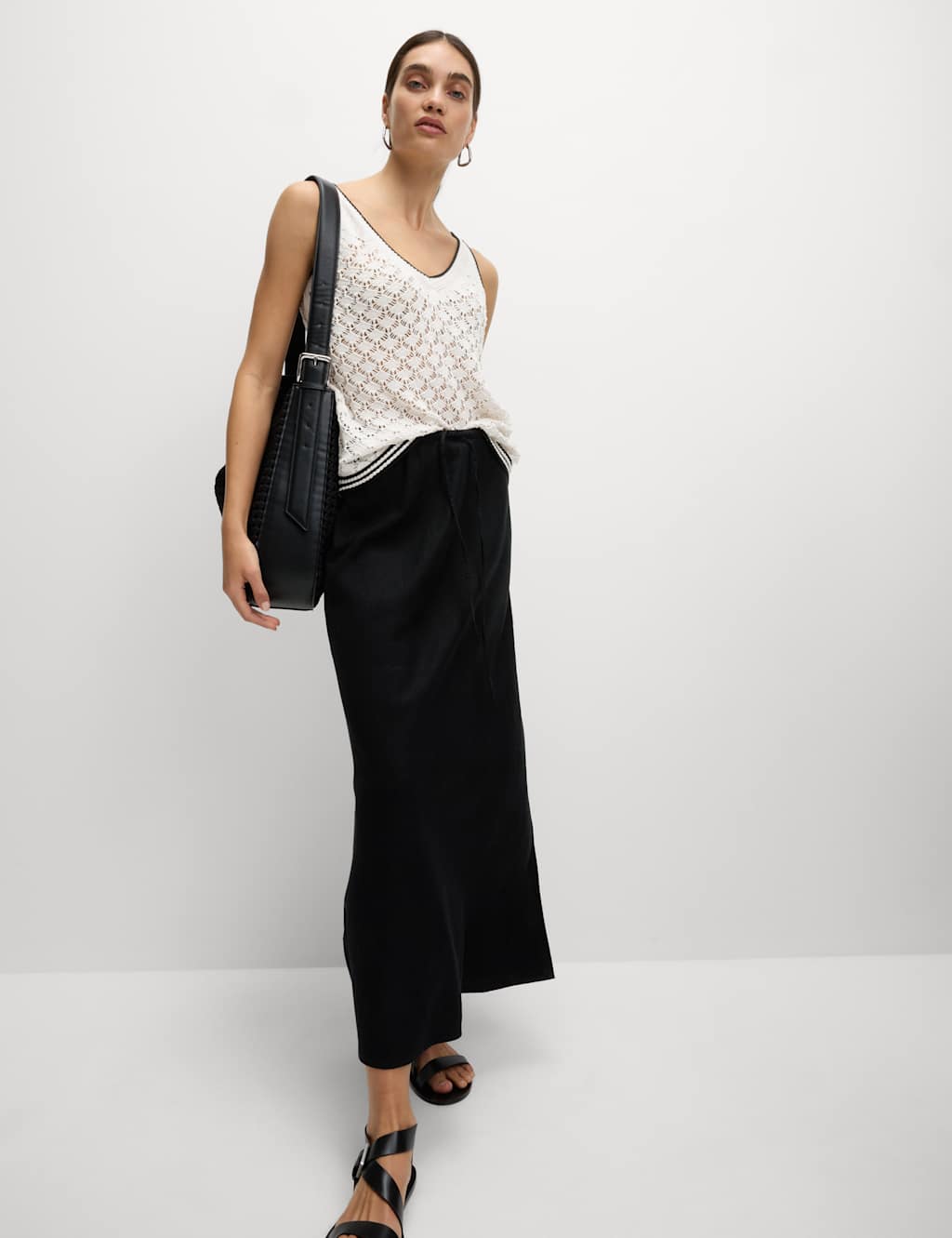 Textured Slim Fit Knitted Vest 5 of 7