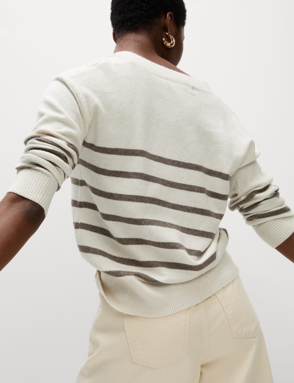Air-Yarn Striped V-Neck Jumper 4 of 6