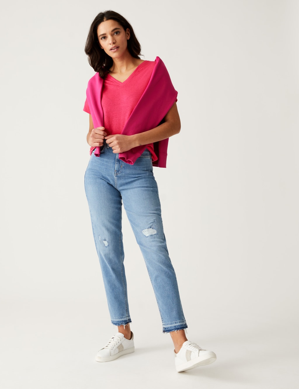 Linen Rich V-Neck T-Shirt 3 of 5