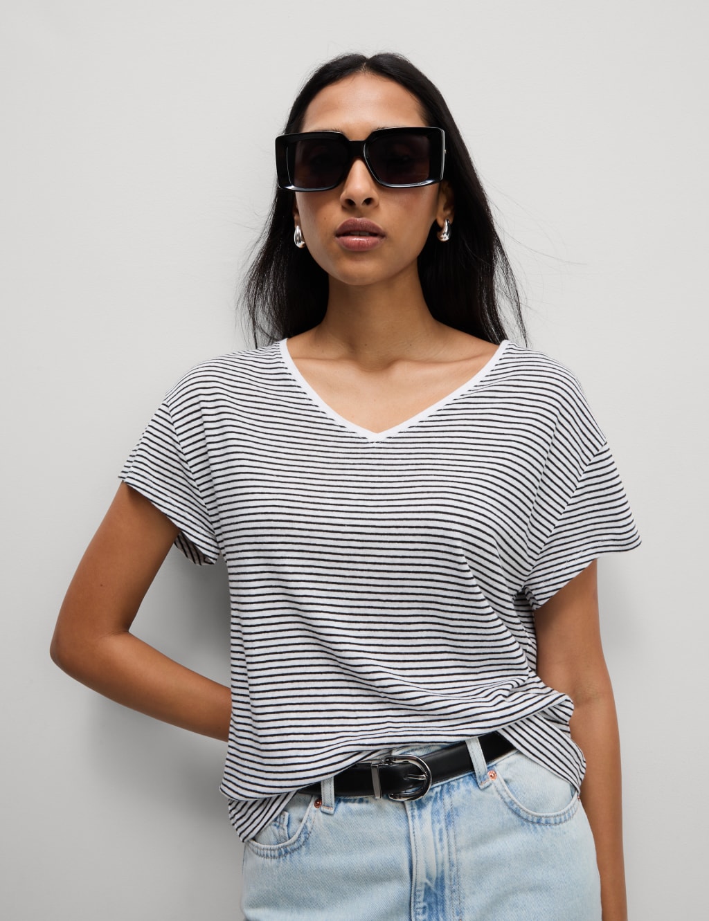 Linen Blend Striped V-Neck T-Shirt 5 of 6