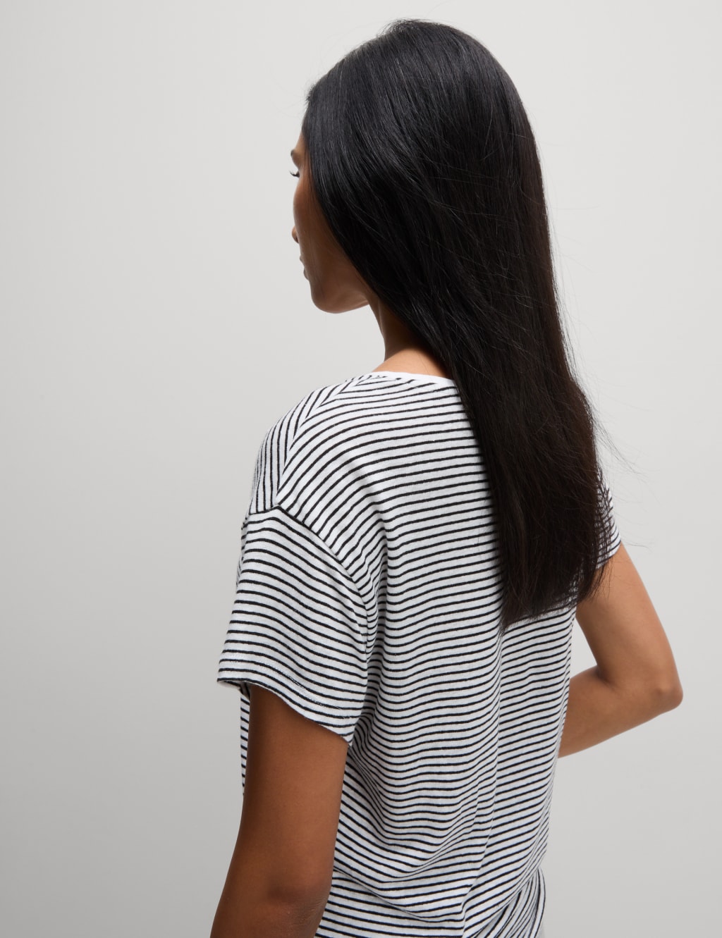 Linen Blend Striped V-Neck T-Shirt 6 of 6