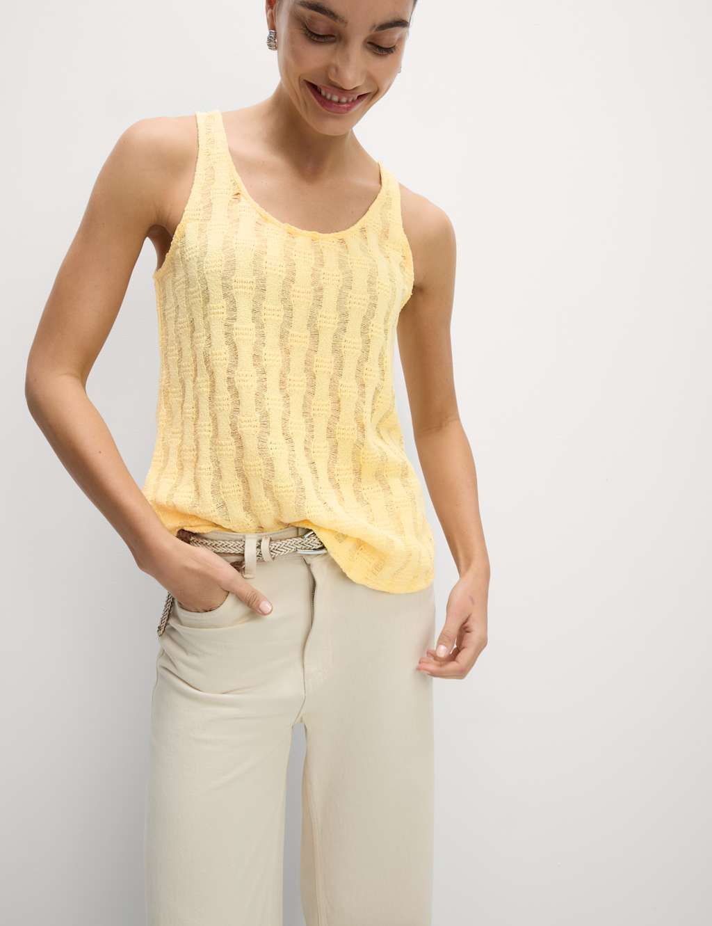 Textured Cropped Vest 3 of 6