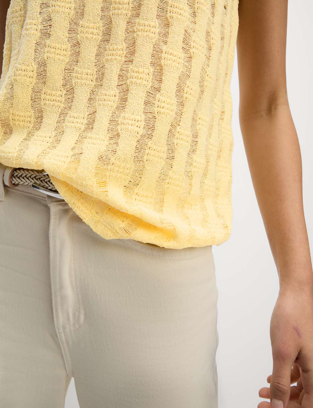 Textured Cropped Vest 4 of 6