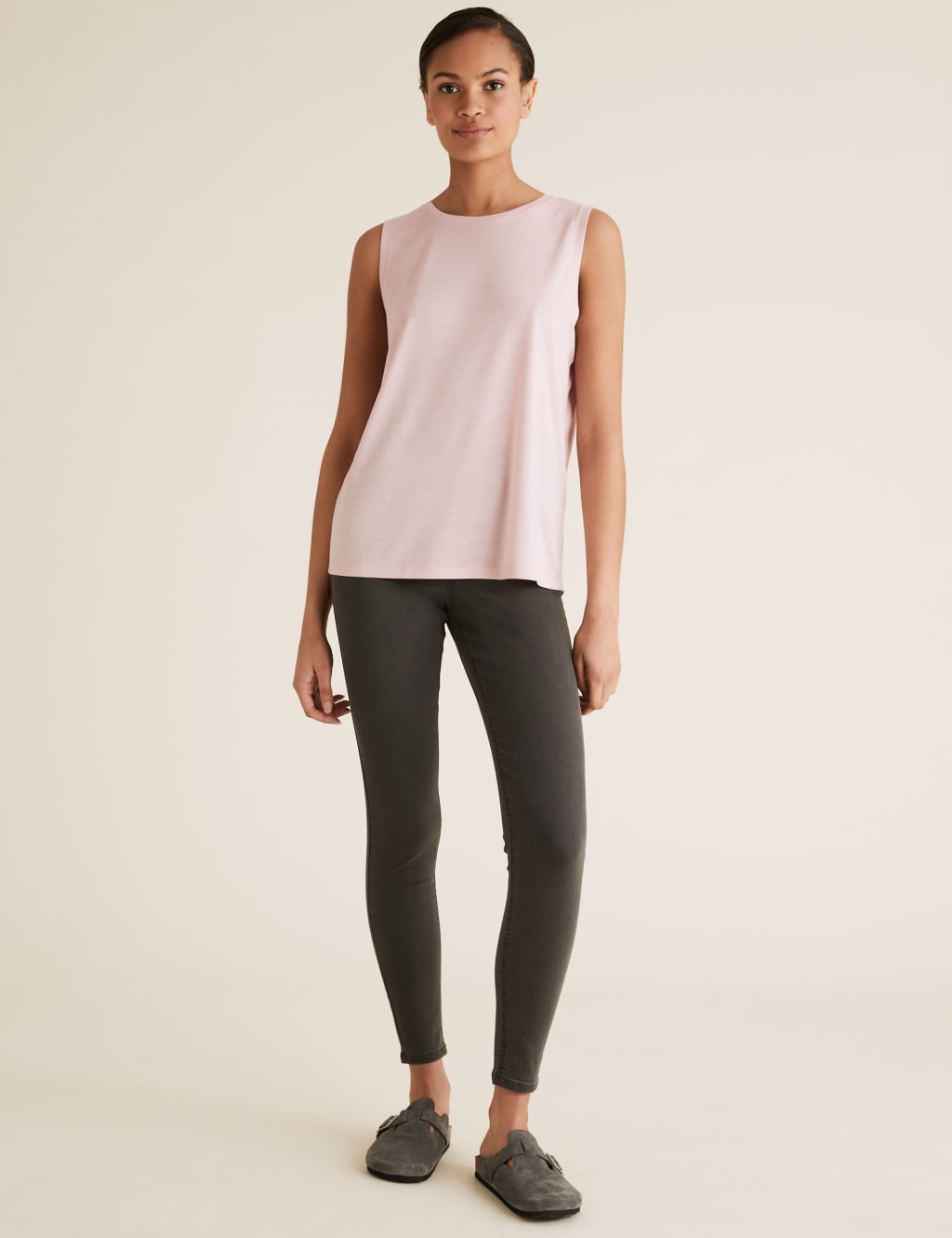 Crew Neck Relaxed Sleeveless Tank Top 2 of 4