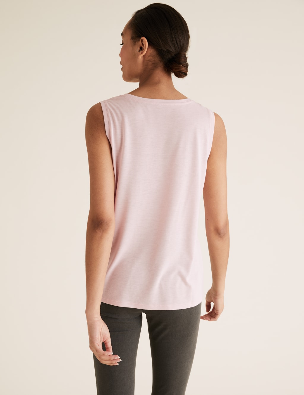 Women's sleeveless crew neck tee online