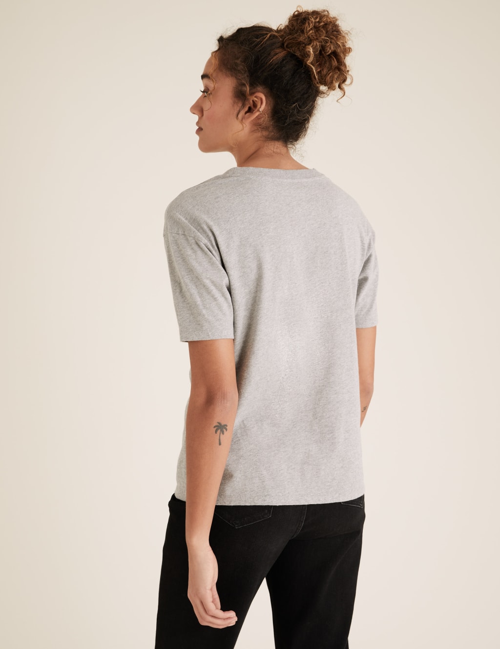 Queen Slogan Crew Neck T-Shirt 5 of 7