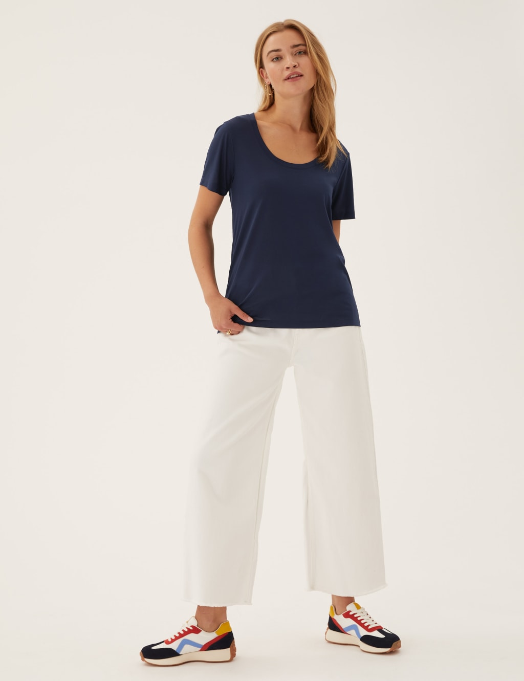 Scoop Neck Relaxed Short Sleeve T-Shirt 3 of 5
