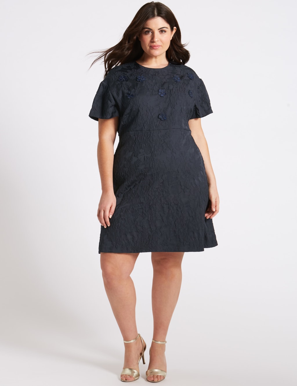 Embossed Jacquard Short Sleeve Shift Dress 4 of 7