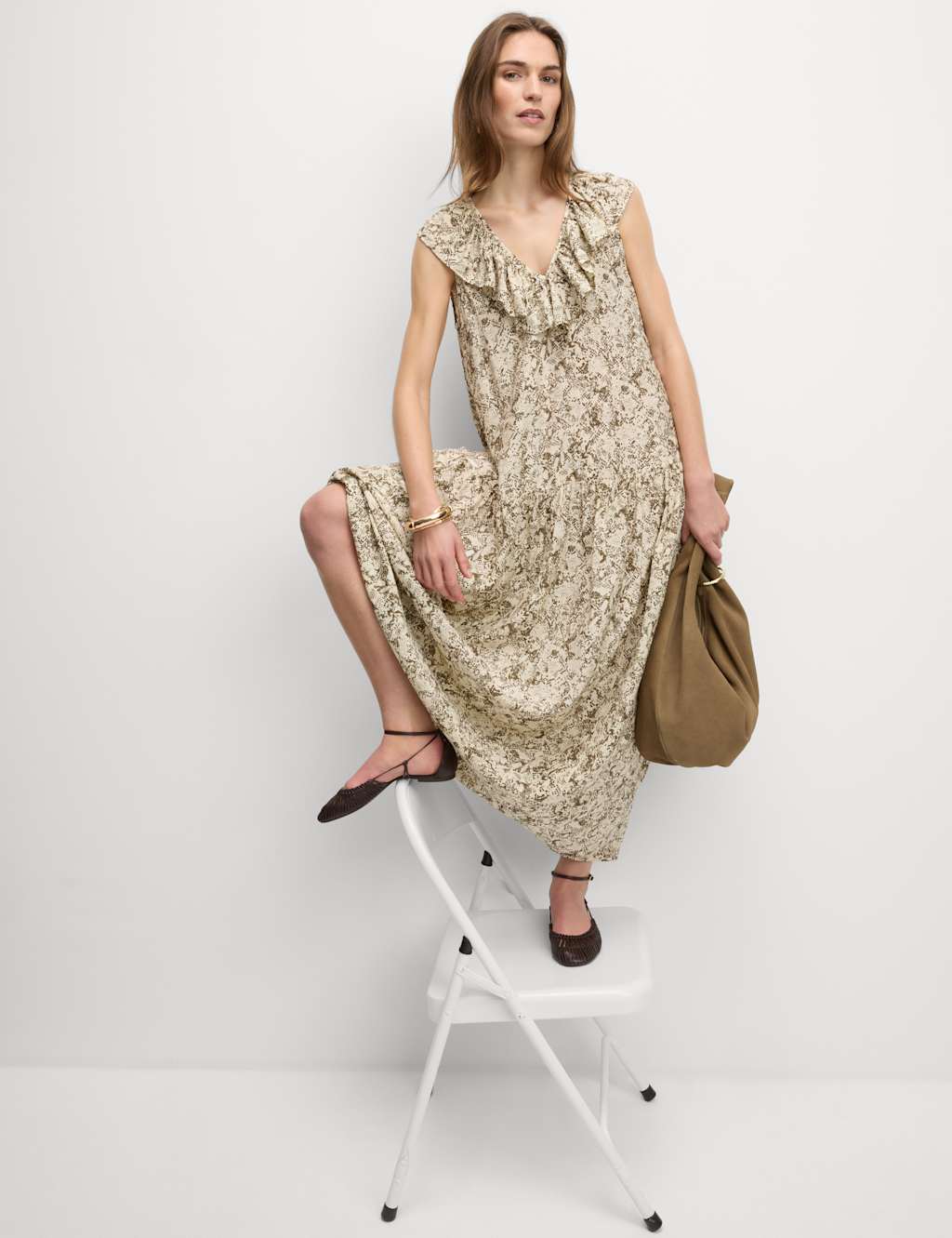 V-Neck Frill Detail Midaxi Relaxed Dress 4 of 5