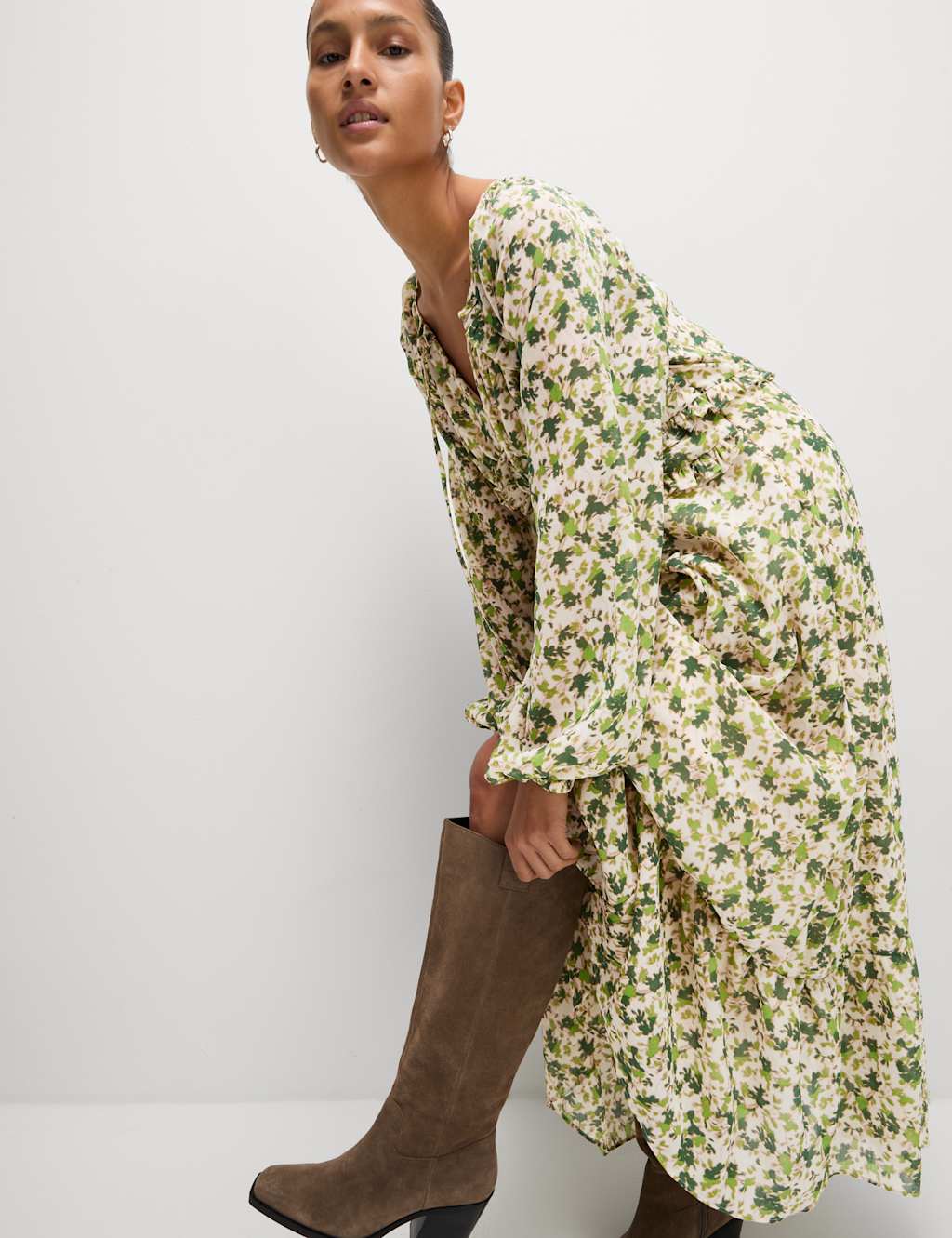 Chiffon Floral V-Neck Midaxi Waisted Dress 5 of 6