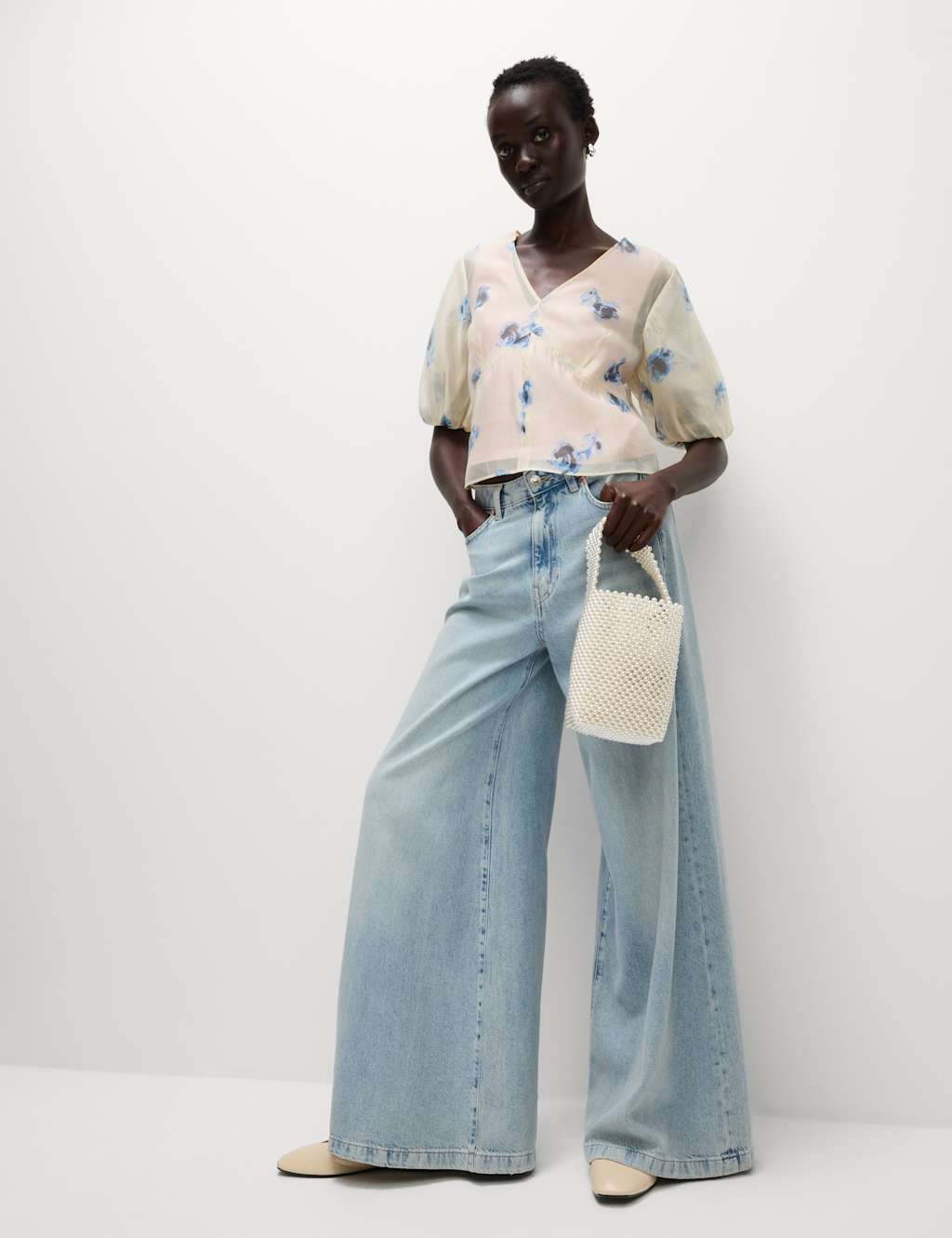 Organza Floral V-Neck Puff Sleeve Blouse 4 of 5