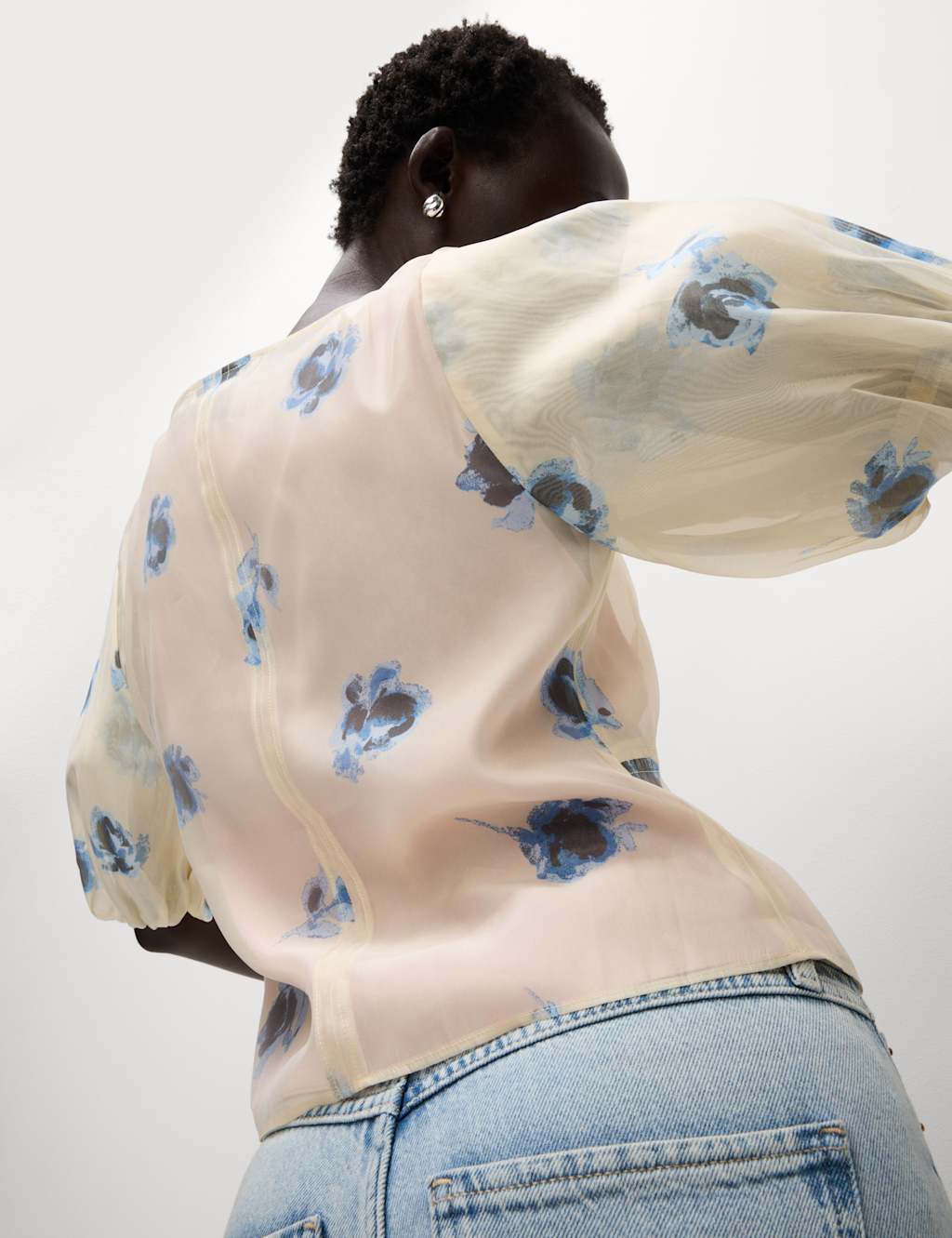 Organza Floral V-Neck Puff Sleeve Blouse 5 of 5