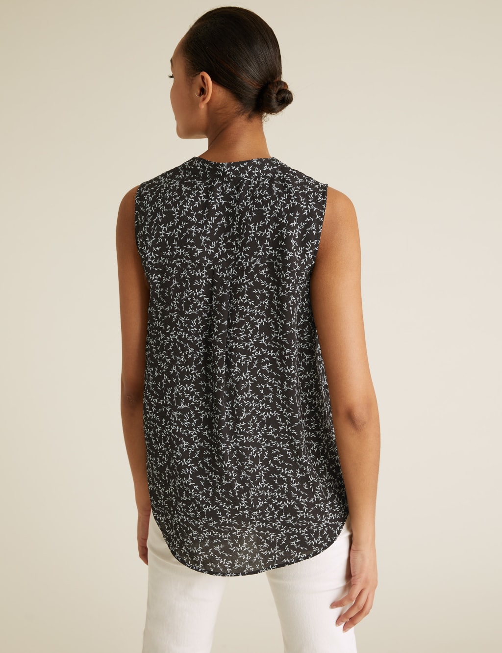 Leaf Print V-Neck Sleeveless Shell Top 4 of 5