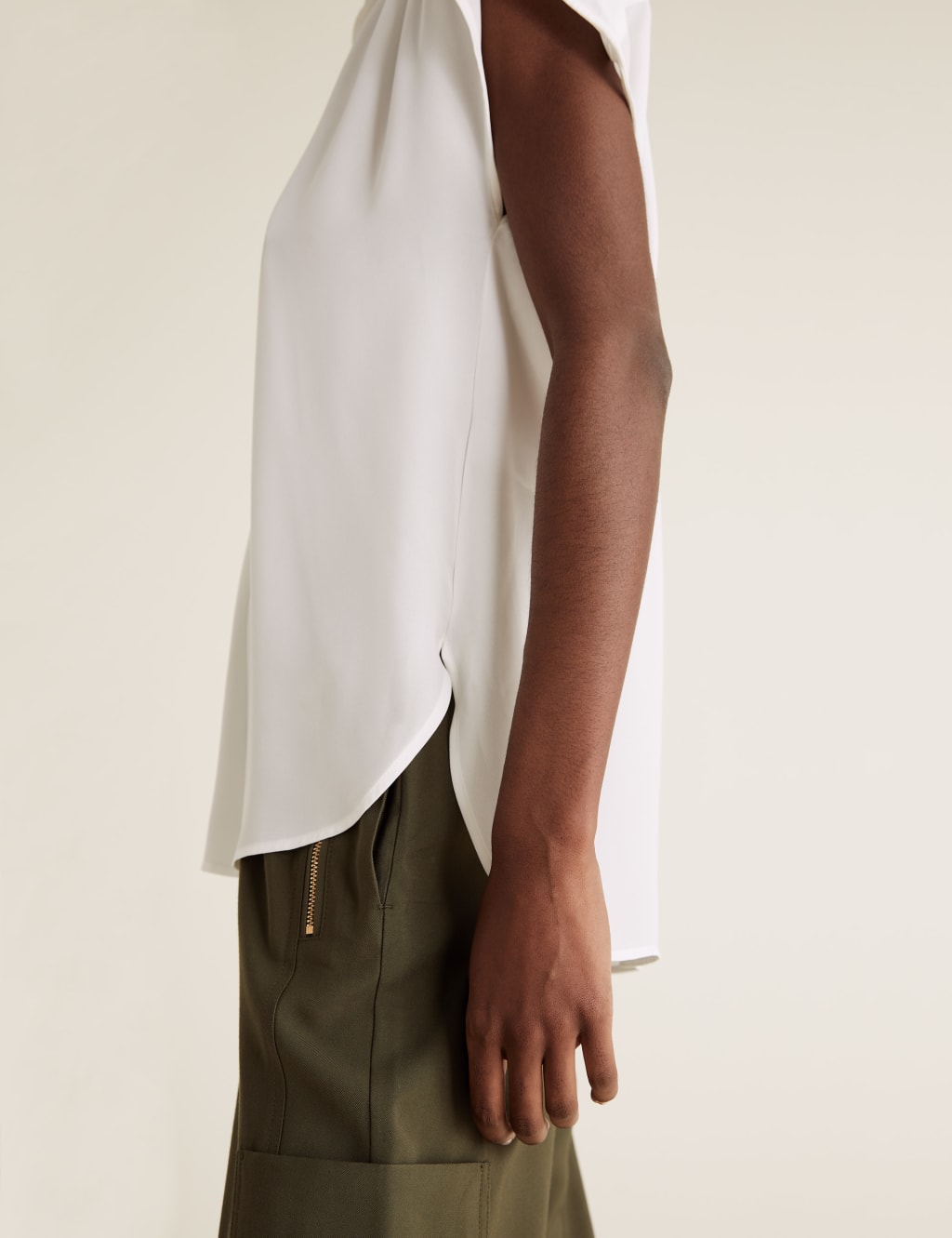 Collared Sleeveless Shell Top 3 of 6